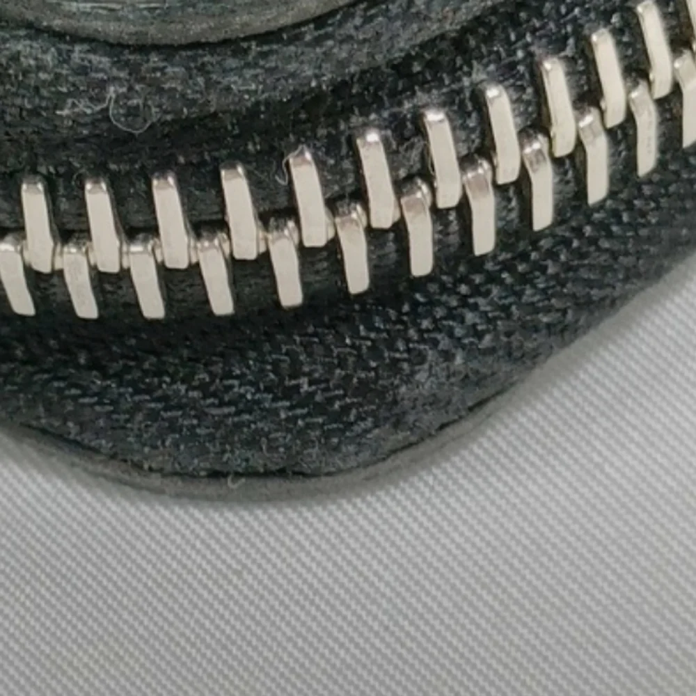Louis Vuitton Damier Graphite Zippy Wallet/ Unisex